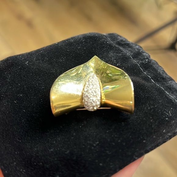 Vintage Givenchy Goldtone Brooch - Picture 5 of 6